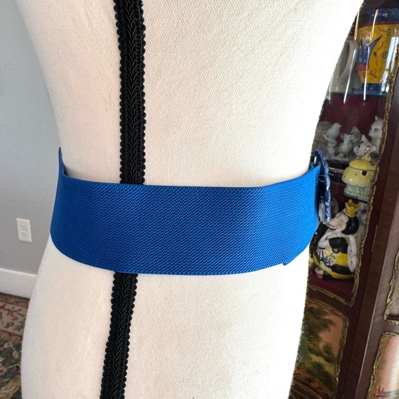 Vintage Blue Stretch Belt with Blue acrylic Buckle - Picture 3 of 11